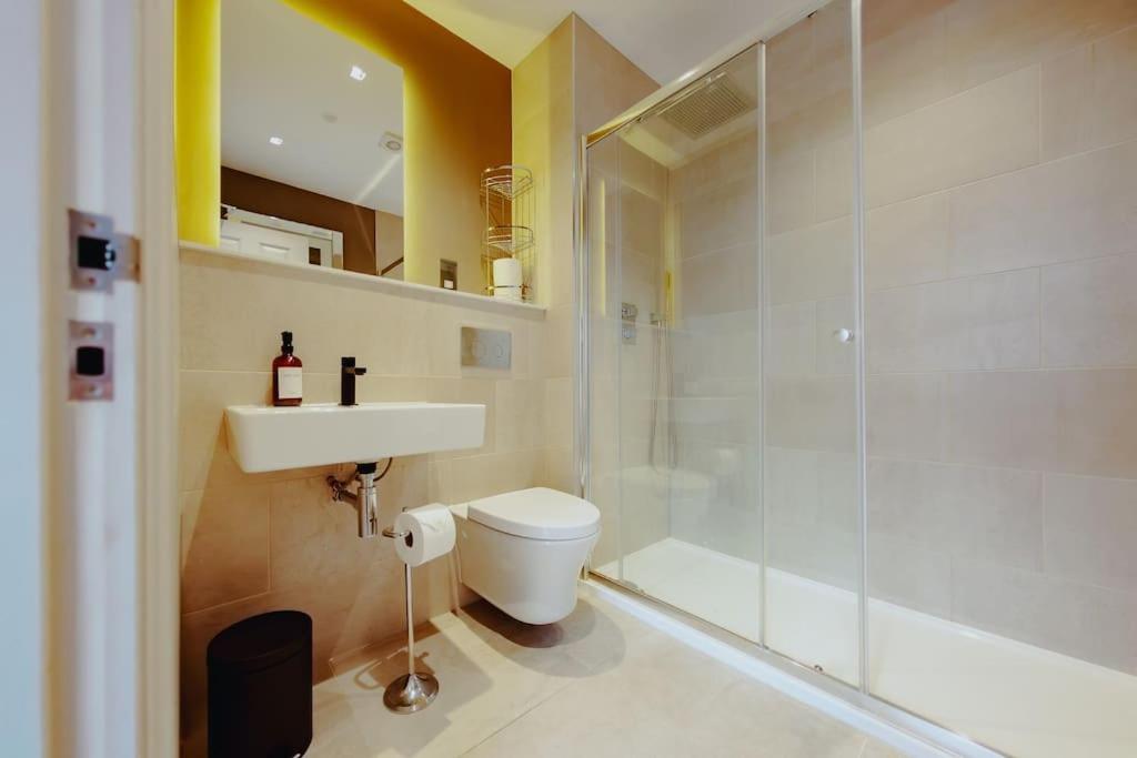 3-Story Townhouse - Sleeps 8 Leilighet Leeds  Eksteriør bilde