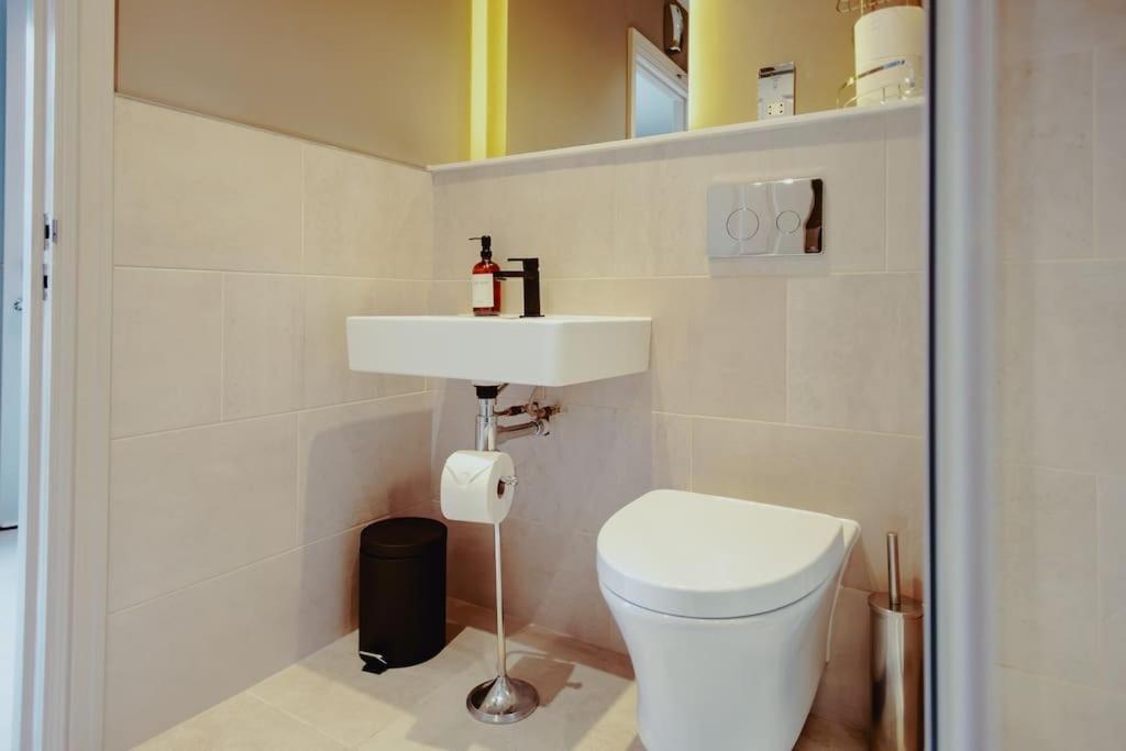3-Story Townhouse - Sleeps 8 Leilighet Leeds  Eksteriør bilde