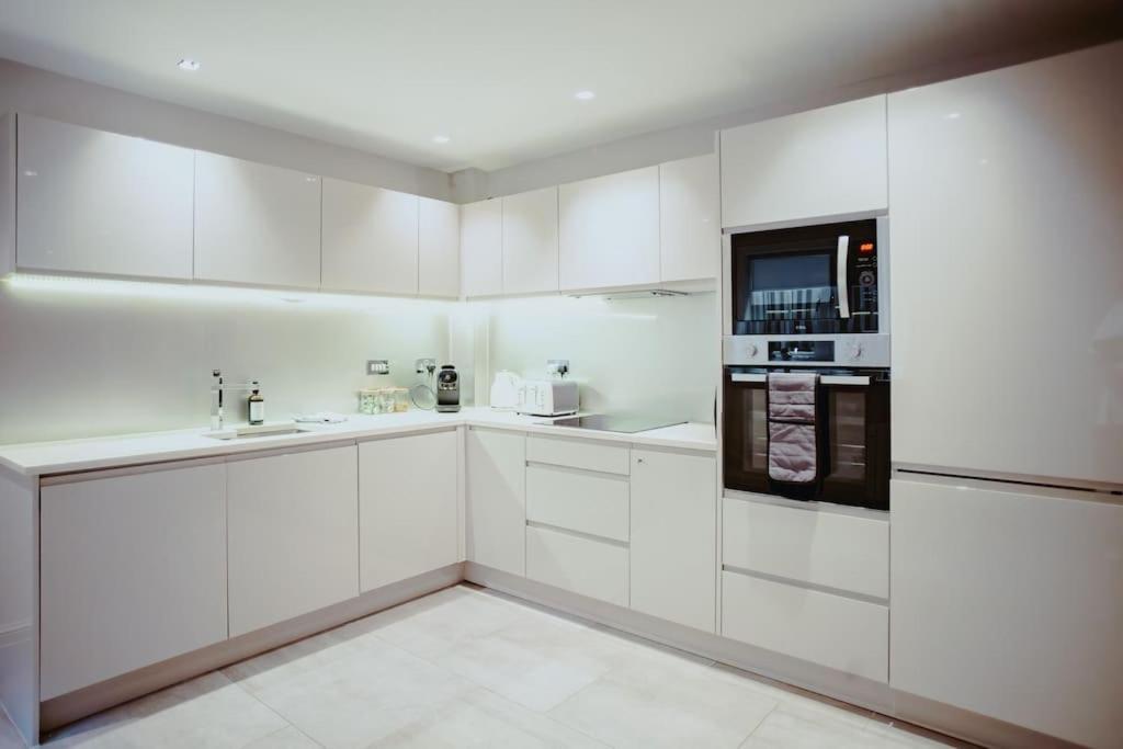 3-Story Townhouse - Sleeps 8 Leilighet Leeds  Eksteriør bilde