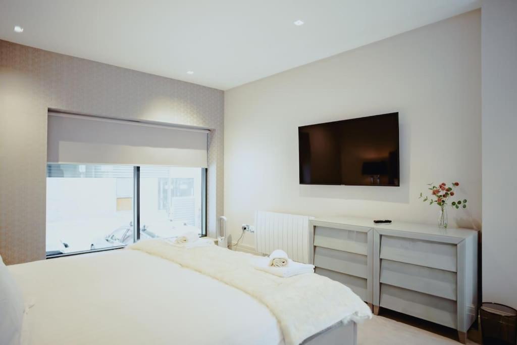 3-Story Townhouse - Sleeps 8 Leilighet Leeds  Eksteriør bilde