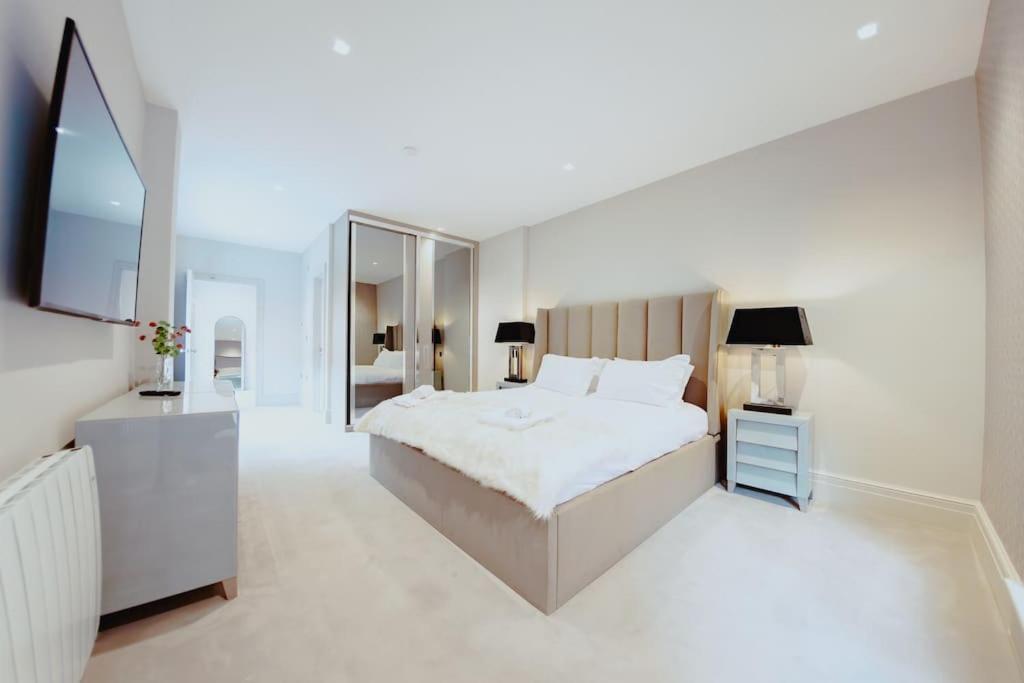 3-Story Townhouse - Sleeps 8 Leilighet Leeds  Eksteriør bilde