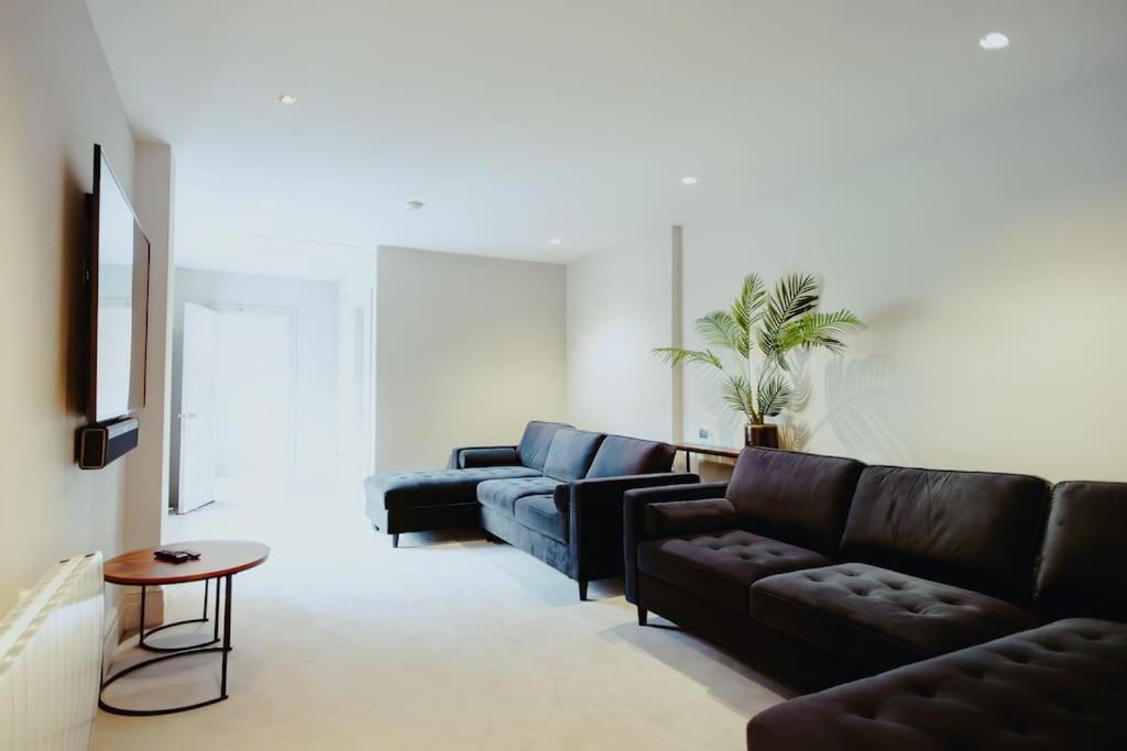 3-Story Townhouse - Sleeps 8 Leilighet Leeds  Eksteriør bilde
